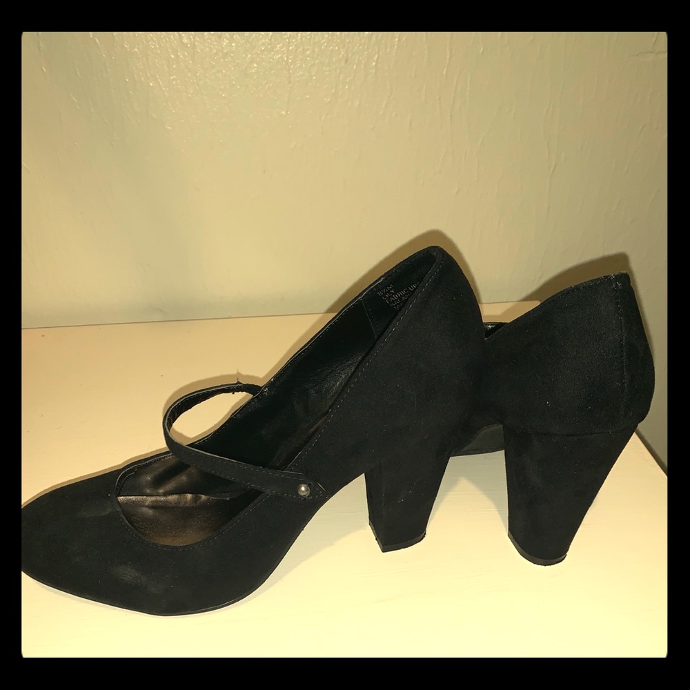 Vintage black high heels with strap
